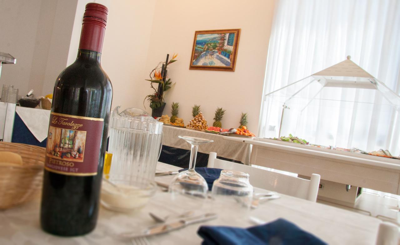 Hotel Raffaello Cesenatico Extérieur photo