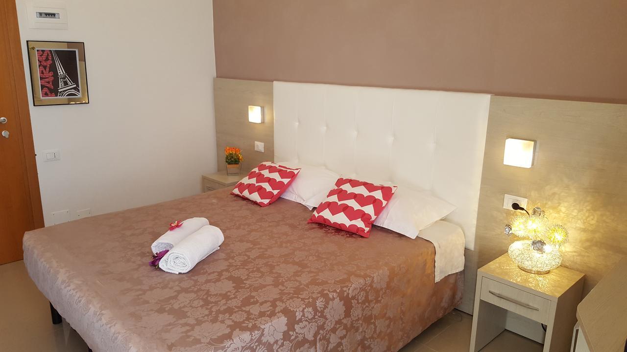 Hotel Raffaello Cesenatico Extérieur photo