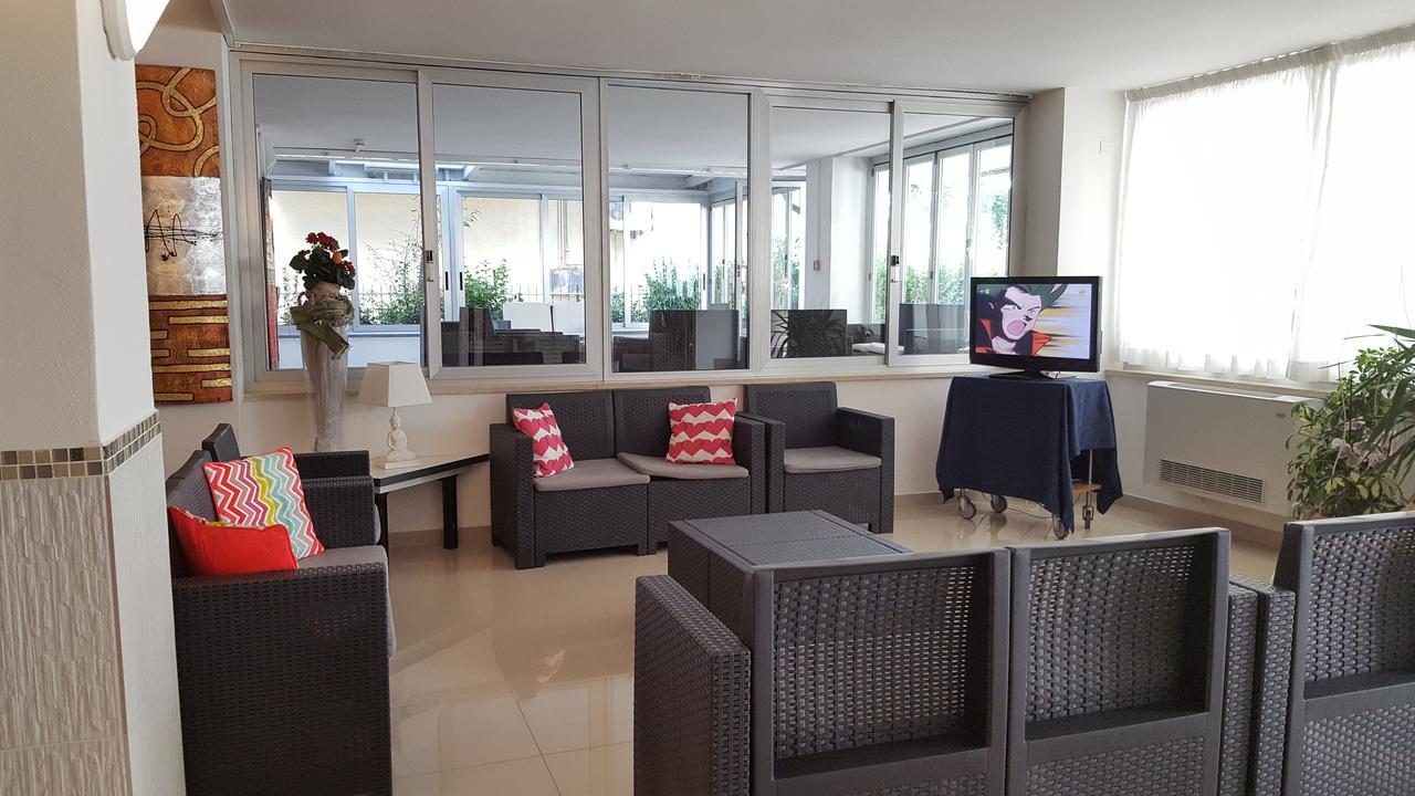 Hotel Raffaello Cesenatico Extérieur photo